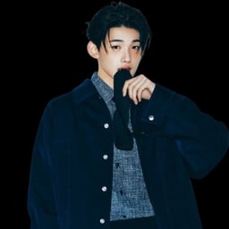 穏やかな青年男性