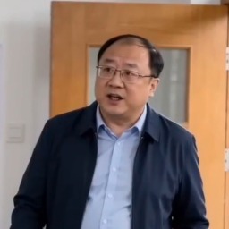 激昂男声