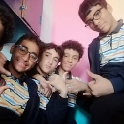 معلق عربي حيوي