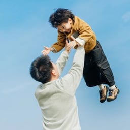 激昂演说男声