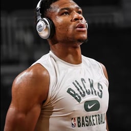 Giannis antentokoumpo 