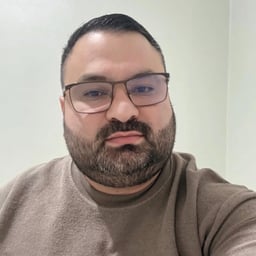 Voz Masculina Amigável