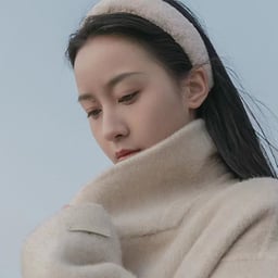 伍伍（向右曝光原音）