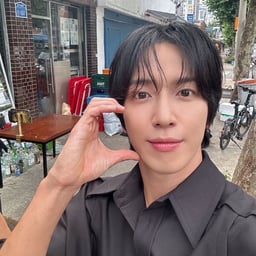 Jung yong hwa 