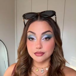 西指女性（欣）