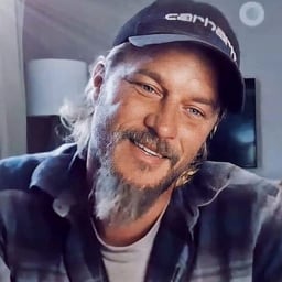 Travis Fimmel 