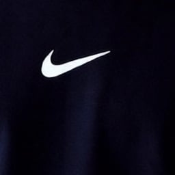 Voz Grave narración streetwear 