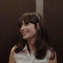 Zoey (500 days of summer)