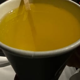 صوت أبوي دافئ