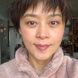 眼膜用得早，女人看着年纪小