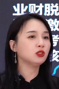 激励女讲师