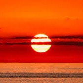 Freundlicher deutscher Ansager