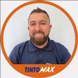 Voz Masculina Amigável