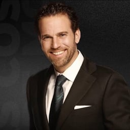 Carlos Loret de Mola ( Español México) 