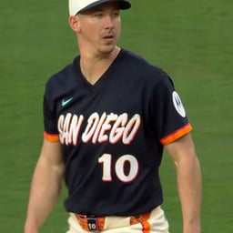 Energetic Game Announcer