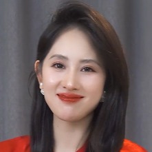 02.03-长发女-美旗