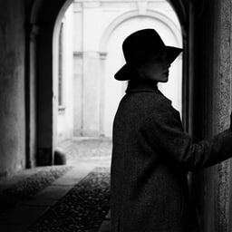 صوت أنثوي حيوي