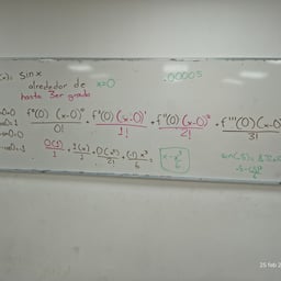 Narrador de Personajes Alegre