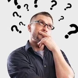 शांत युवा पुरुष