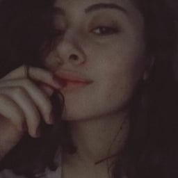 صوت أنثوي دافئ