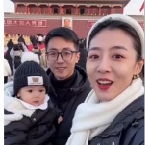 8月孩子他爸妈天安门