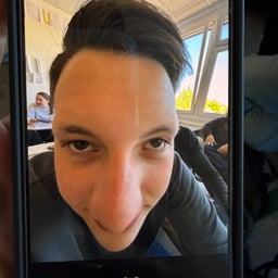 Freundliche Deutsche Stimme