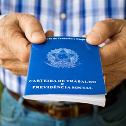 Narrador Casual Masculino