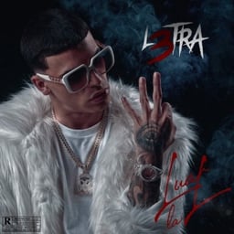 Voz Conversacional Clara