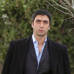 مراد علمدار