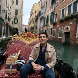 Voz Masculina Entusiasta