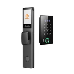 Voix masculine claire et posée