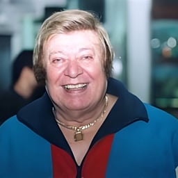 ميمي الشربيني