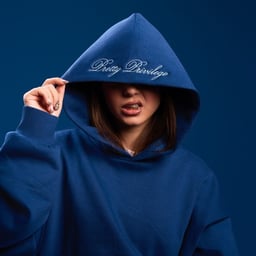 Jugendliche Frauenstimme