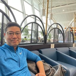 활기찬 다정한 청년