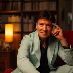 Friendly Music Announcer