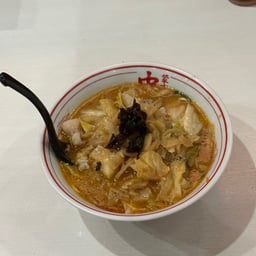 落ち着いた男性ナレーター