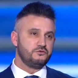 Voix Masculine Réfléchie