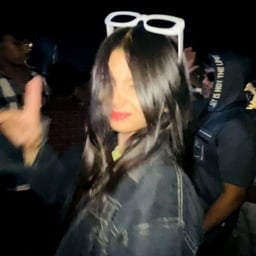 Voz Femenina Amigable