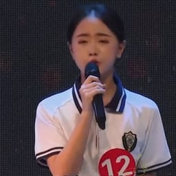 女生演讲