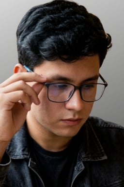 Voz Conversacional Clara