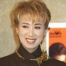 瀬川瑛子