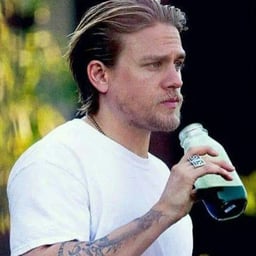 Charlie hunnam 