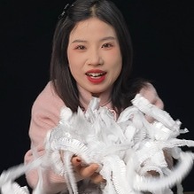 何丽萍 （激动）