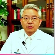 蜡黄蜡黄的白发白大褂