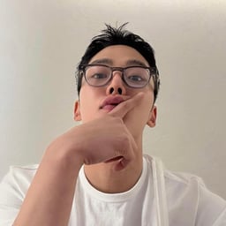 Enthusiastic Fashion Voice