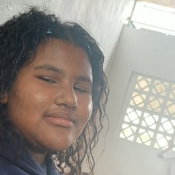 Voz Conversacional Amigable