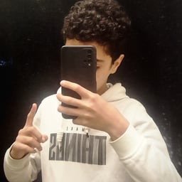 معلق رياضي حماسي