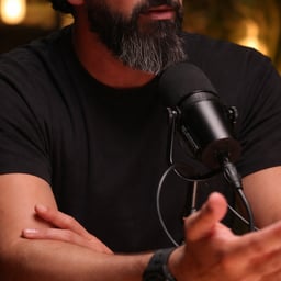 Voz Acolhedora Masculina