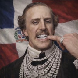 Voz Conversacional Masculina