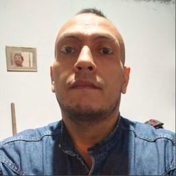 Voz Masculina Amigable